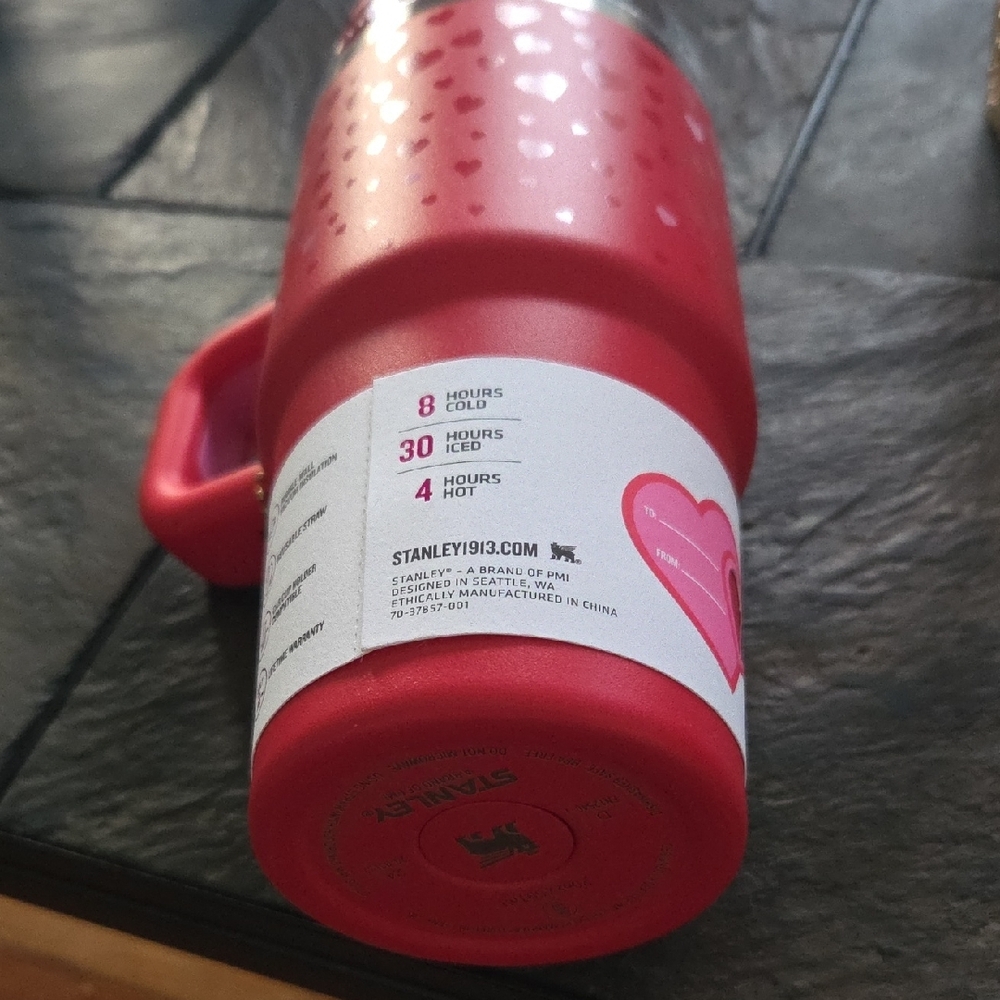 Stanley 2025 Valentine's Release 20oz Quencher H2.0 Tumbler With Charm - Picture 7 of 7